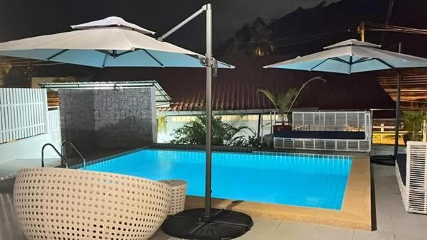 Elephant Sports Bar And Accommodation Phuket Kültér fotó