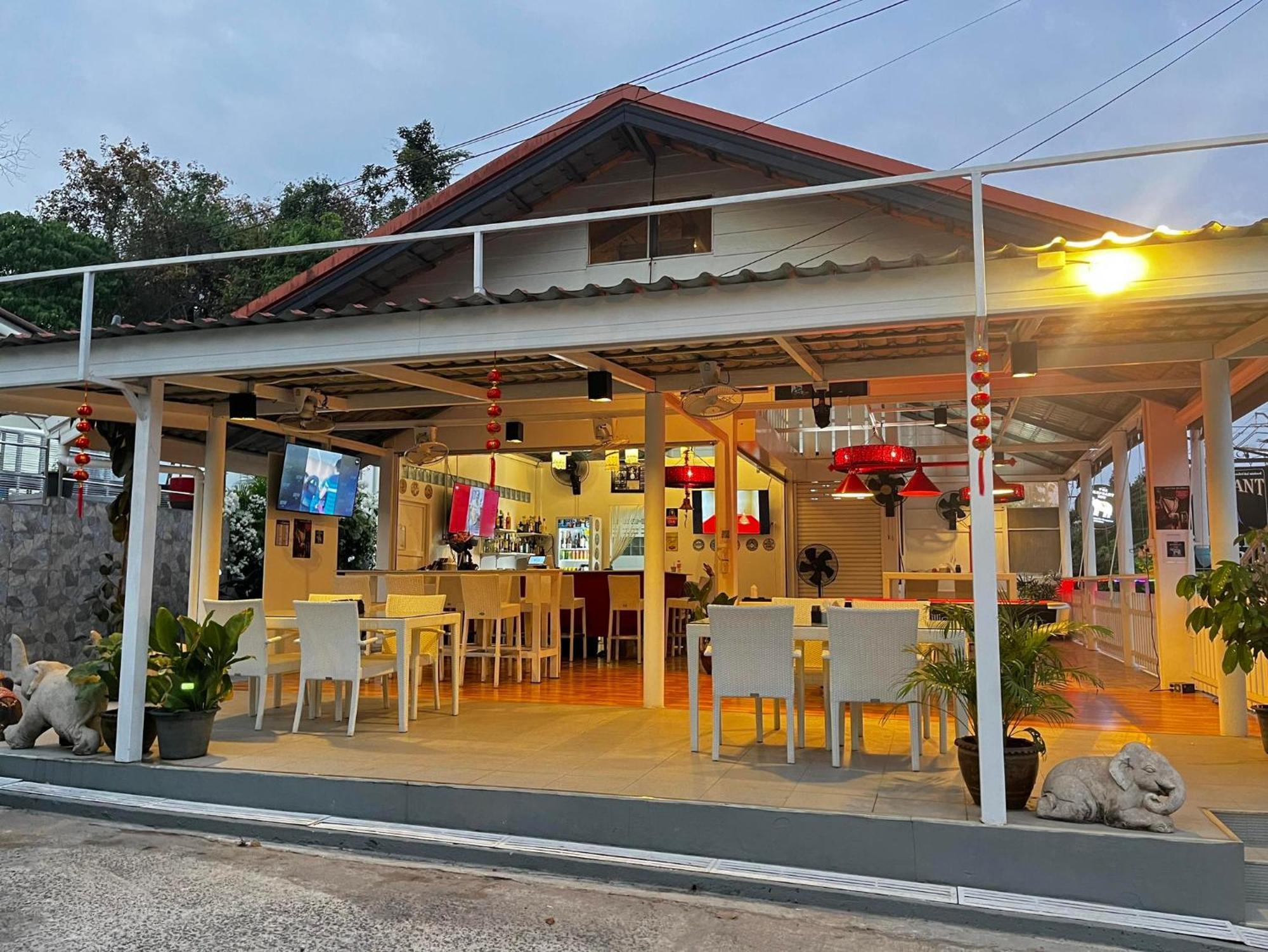 Elephant Sports Bar And Accommodation Phuket Kültér fotó